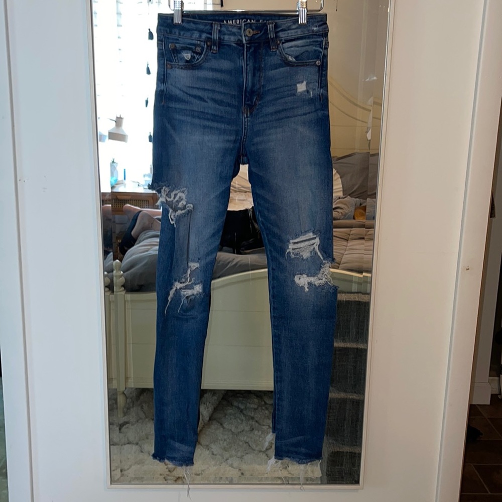 America Eagle Distressed Super Hi-Rise Jeggings
